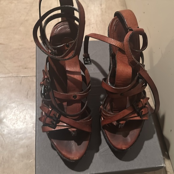BURBERRY platform leather sandals GREAT CONDITION - Picture 4 of 5